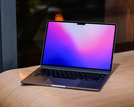 MACBOOK